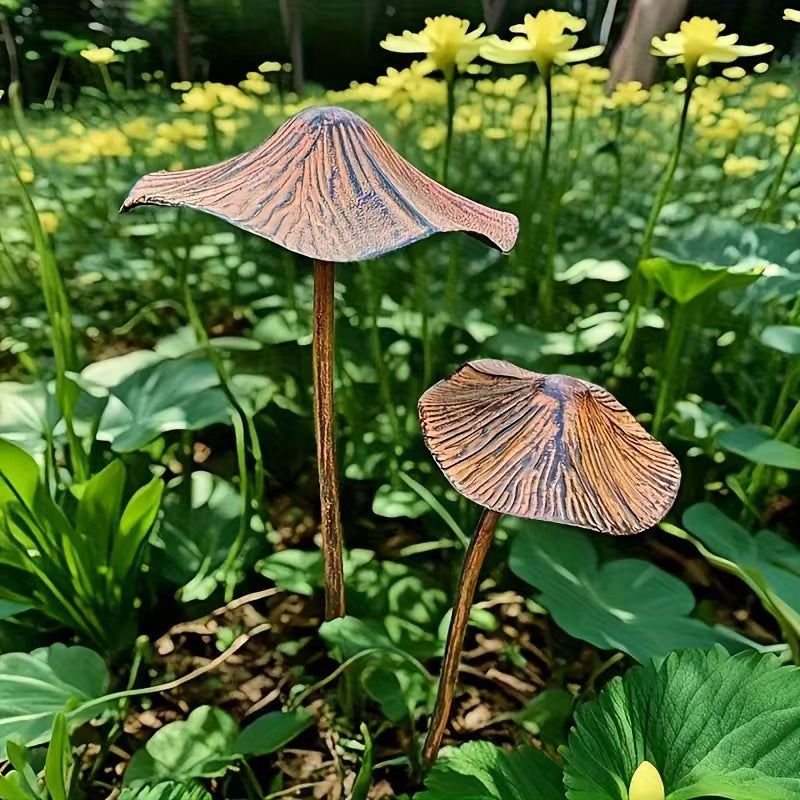 Retro Country Style Mushroom Garden Ornament