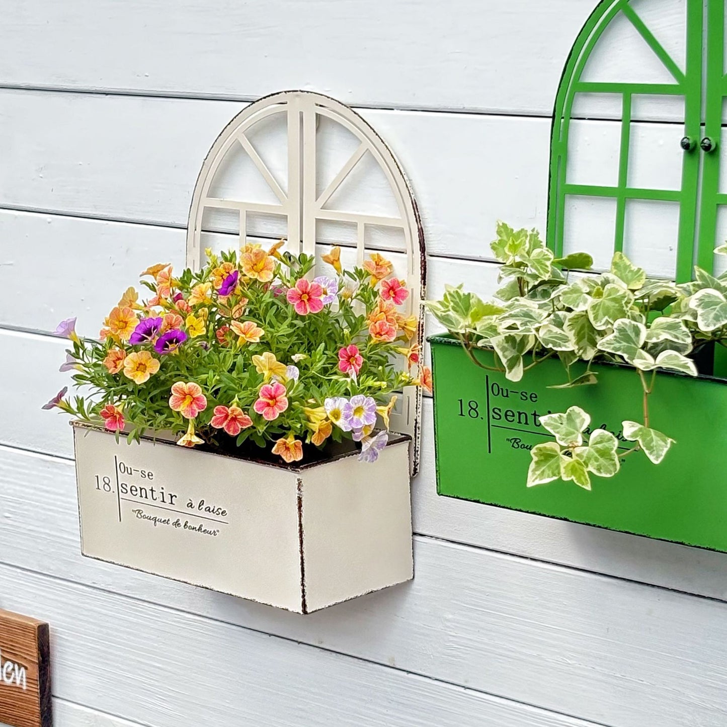 # Retro Iron Wall-Mounted Flower Pot