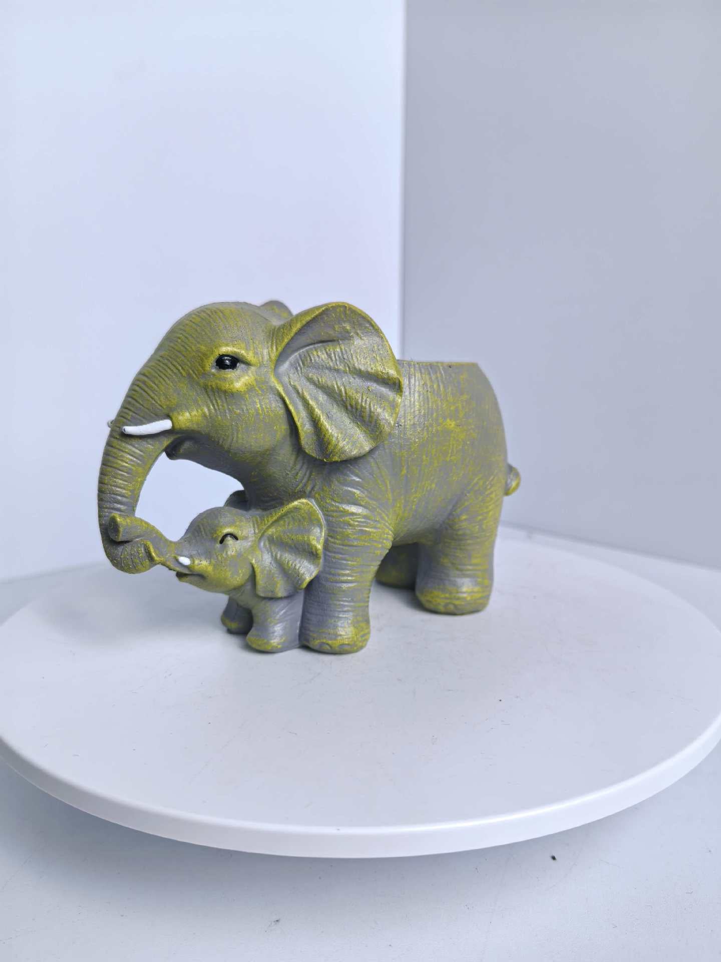 # Mother and Child Elephant Flower Pot