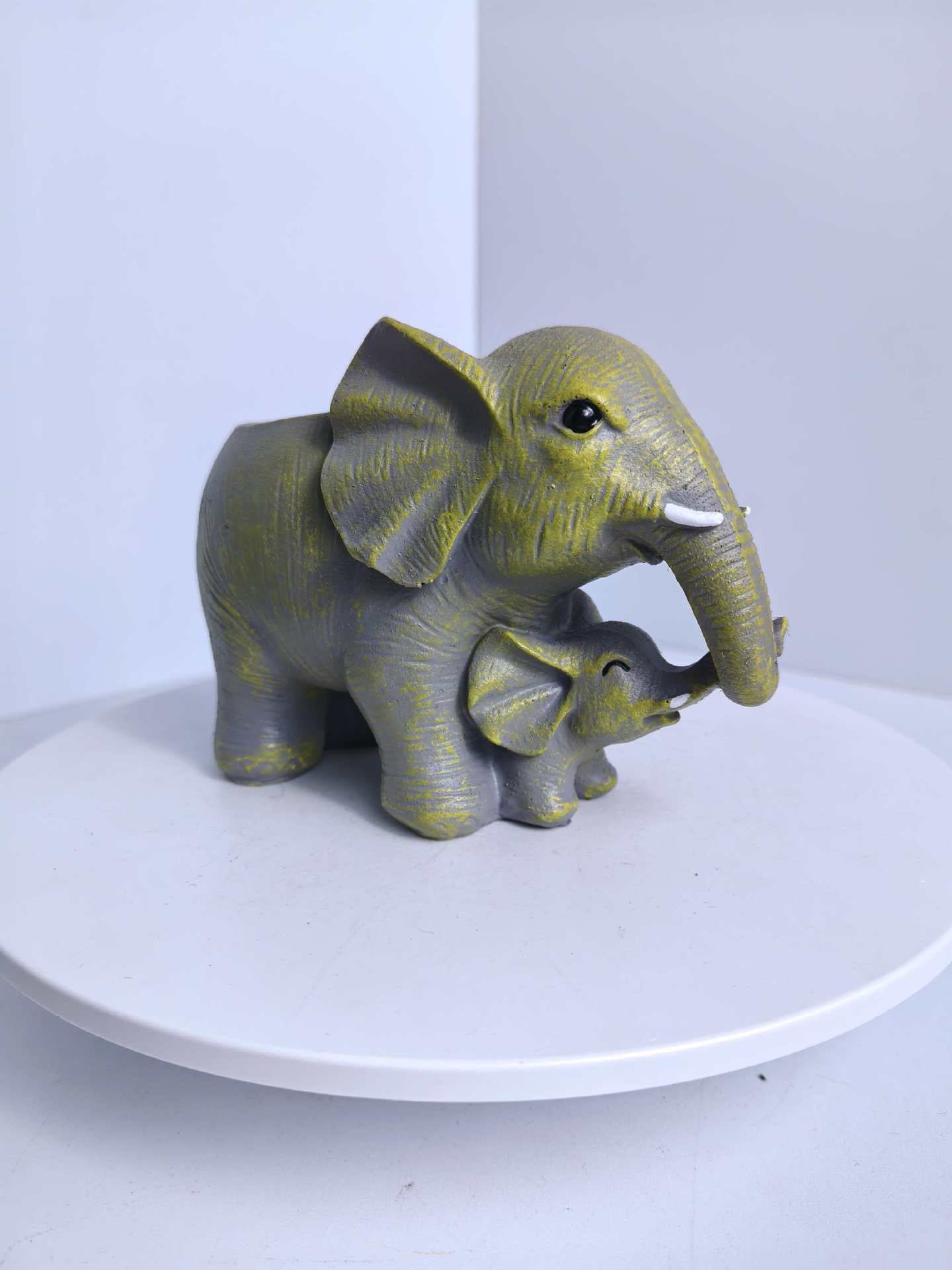 # Mother and Child Elephant Flower Pot