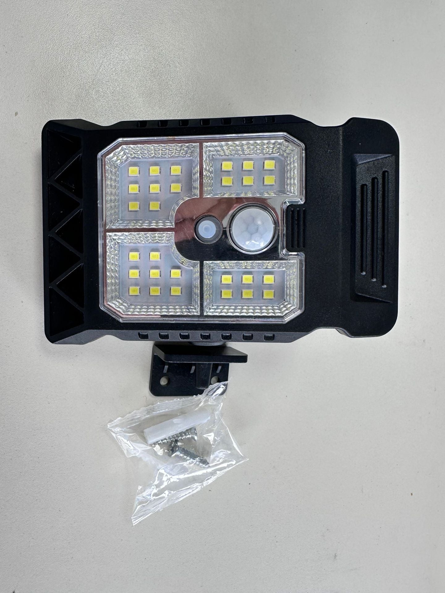 Mini Solar Clip-on Garden Light