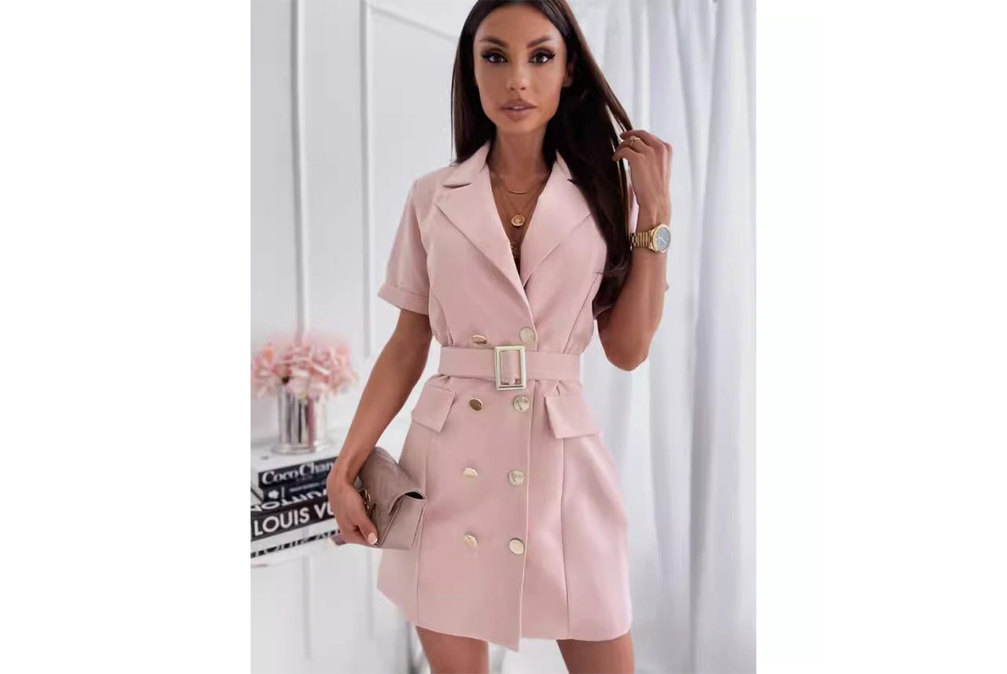 **Double-Breasted Dress with Short Sleeves and a Tailor Collar for a Fitted Waist**