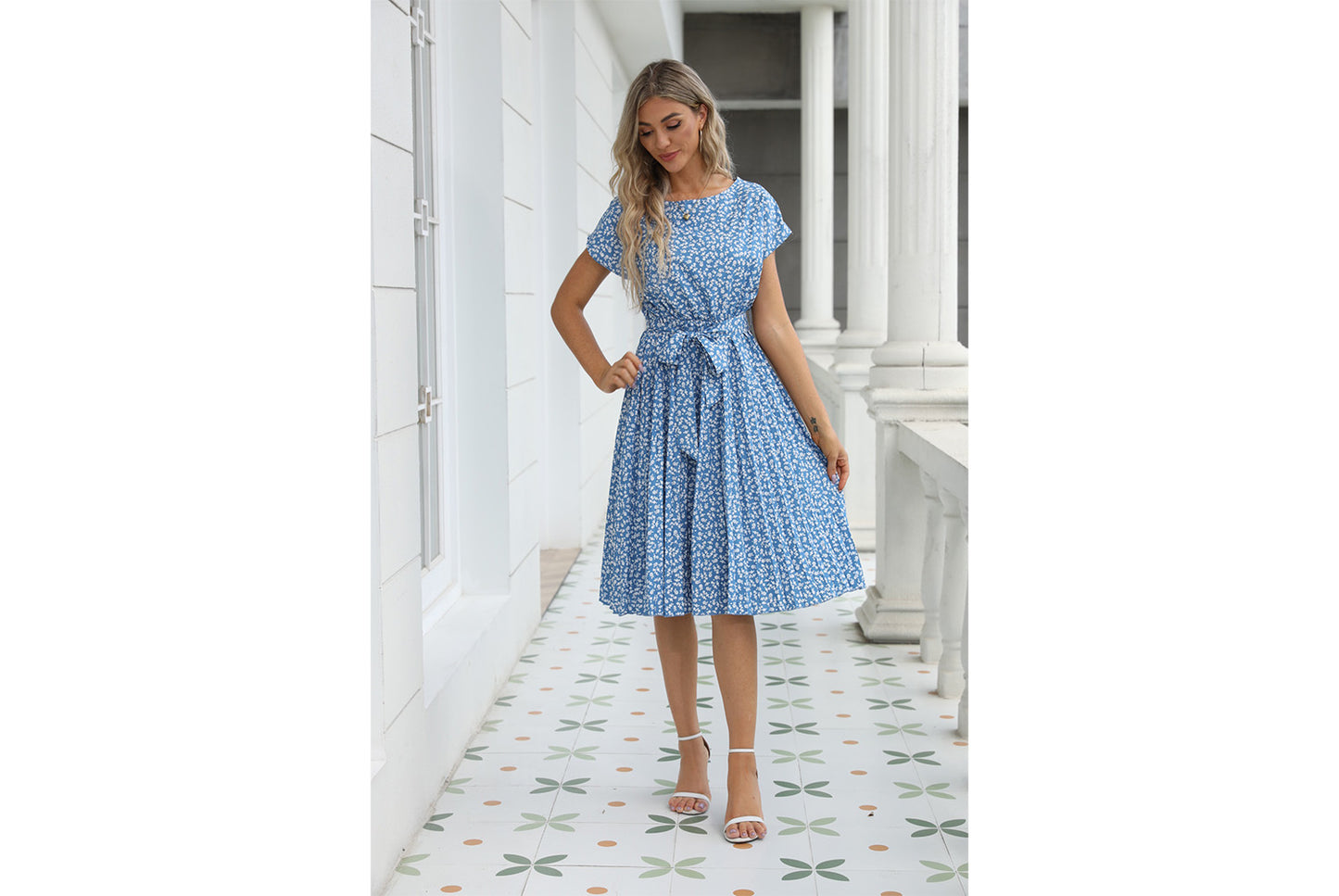 **Short-Sleeve Floral Tie-Drawstring Pleated Dress**