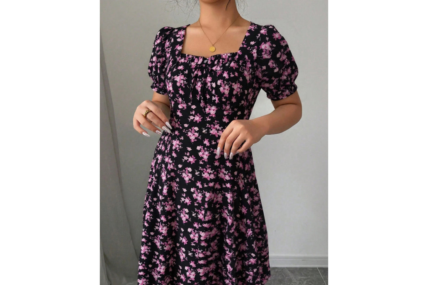 **Elegant U-Neck Short-Sleeved Printed Swing Dress**