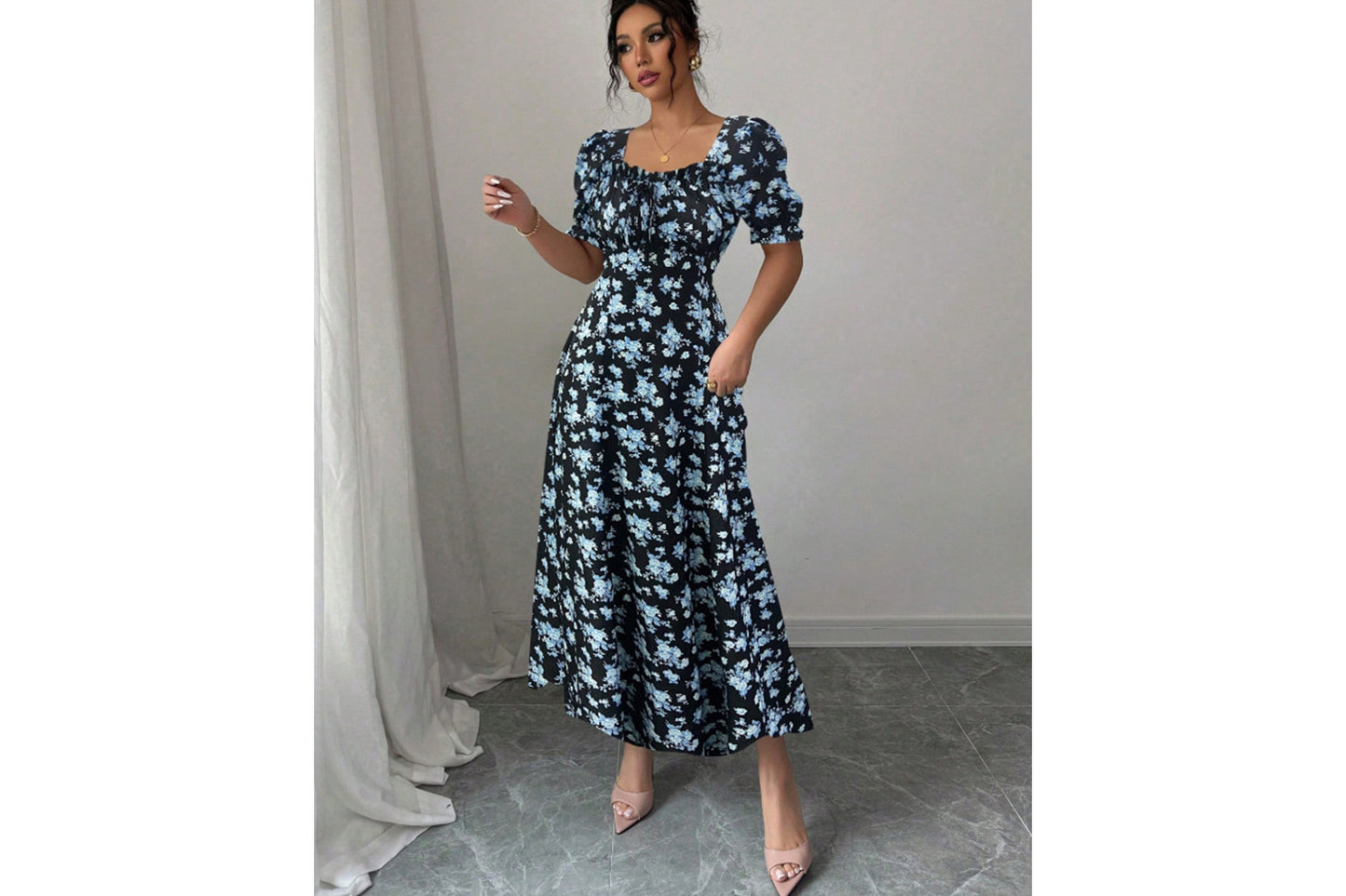 **Elegant U-Neck Short-Sleeved Printed Swing Dress**