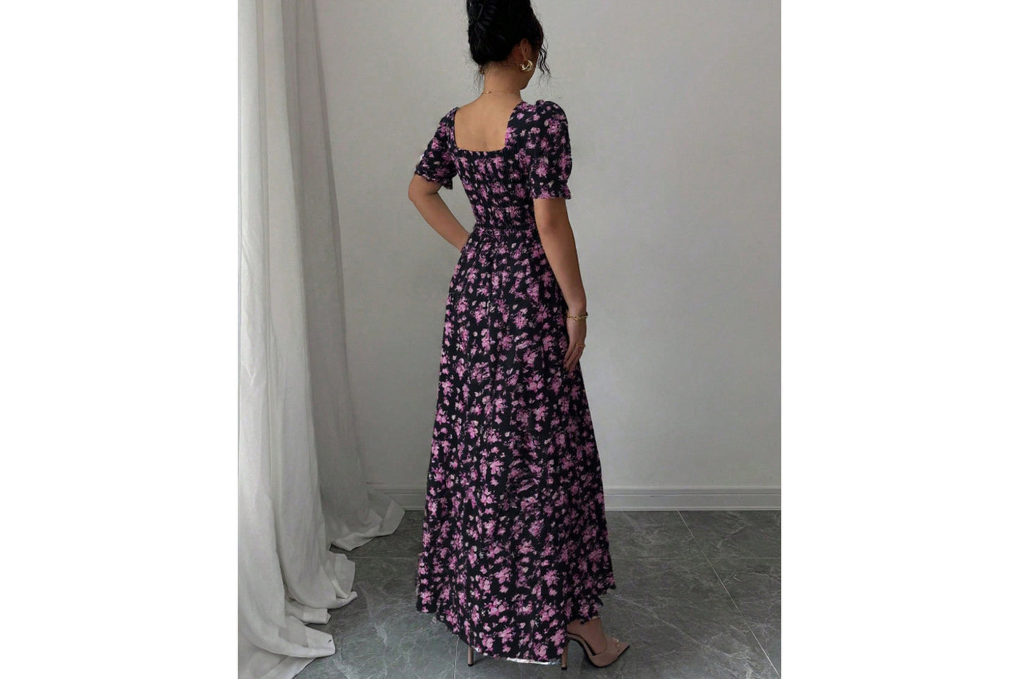 **Elegant U-Neck Short-Sleeved Printed Swing Dress**