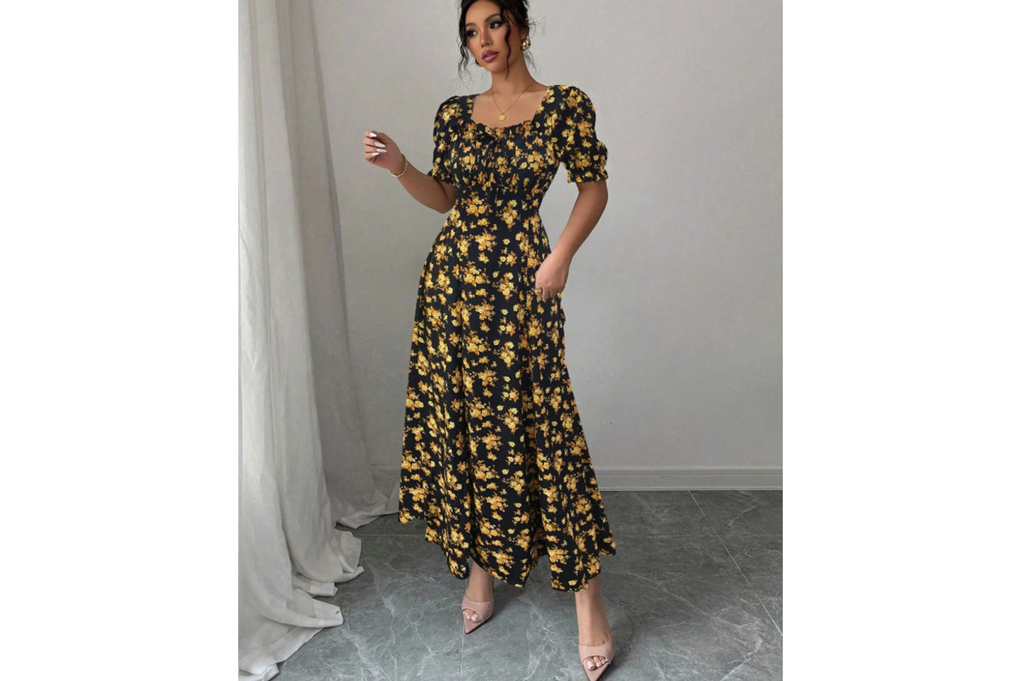 **Elegant U-Neck Short-Sleeved Printed Swing Dress**