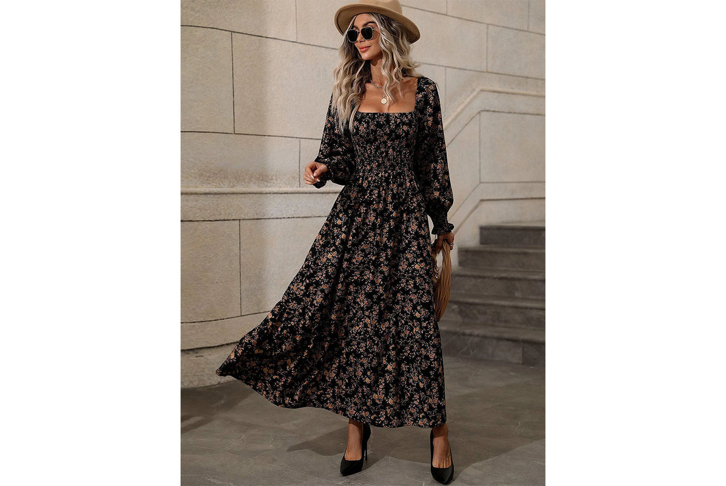**Fashionable Floral Long-Sleeved, Backless, Swinging Dress**