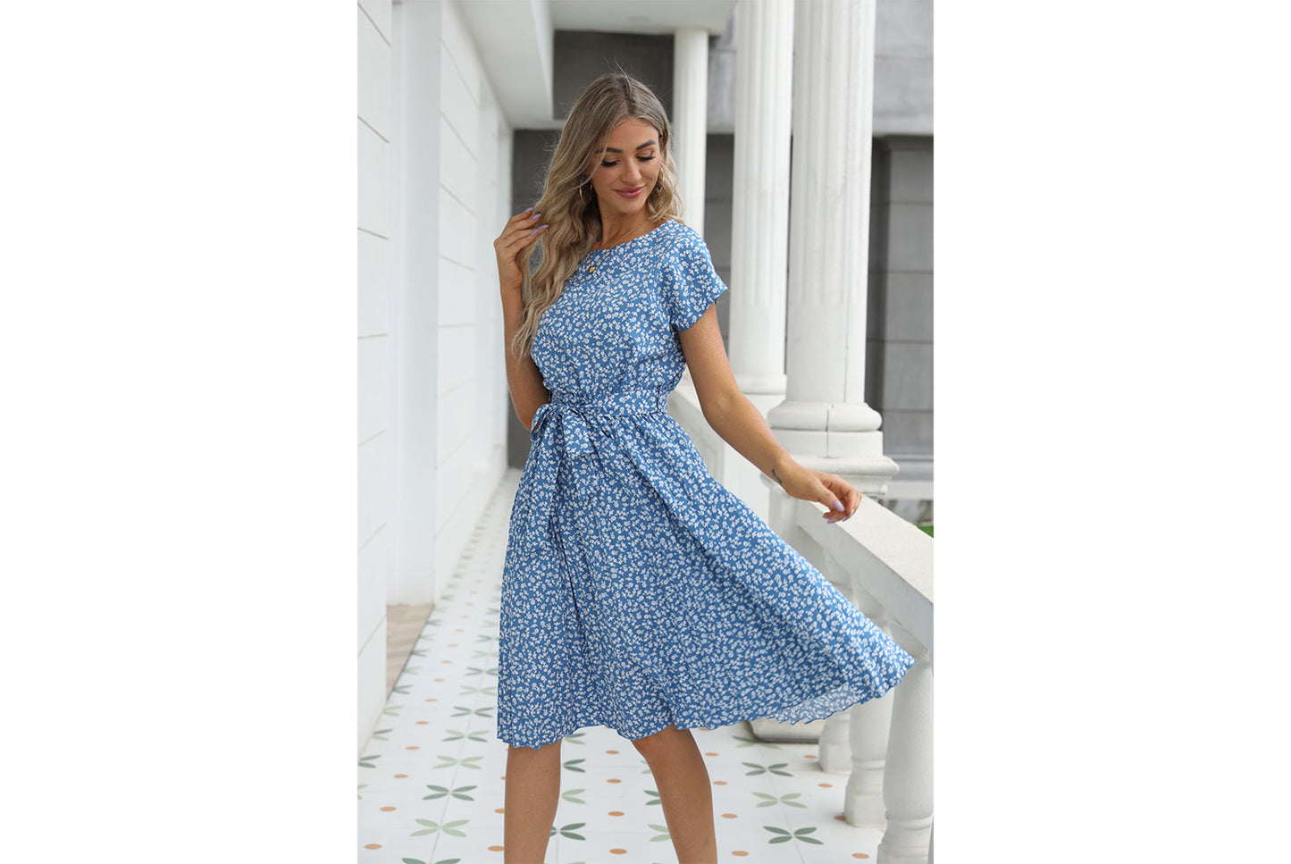 **Short-Sleeve Floral Tie-Drawstring Pleated Dress**