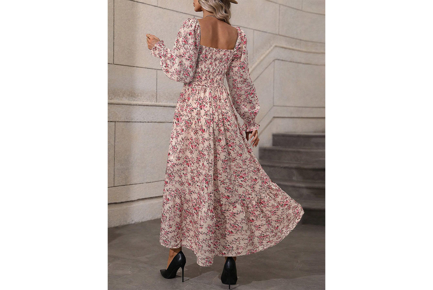 **Fashionable Floral Long-Sleeved, Backless, Swinging Dress**