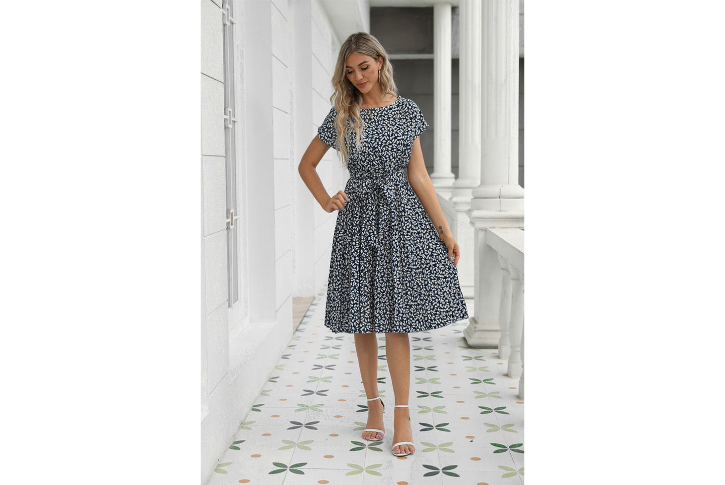 **Short-Sleeve Floral Tie-Drawstring Pleated Dress**