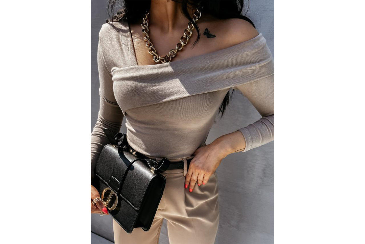 **Sexy V-Neck Off-Shoulder Long-Sleeved T-Top**