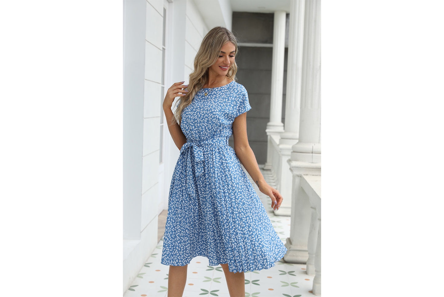 **Short-Sleeve Floral Tie-Drawstring Pleated Dress**