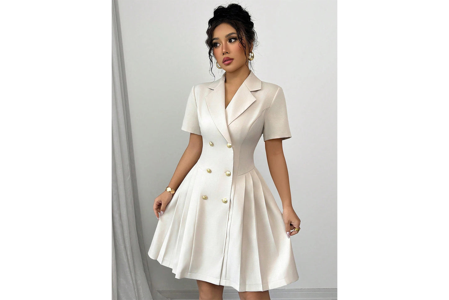 **Stylish Solid Color Short-Sleeved Double-Breasted Dress**