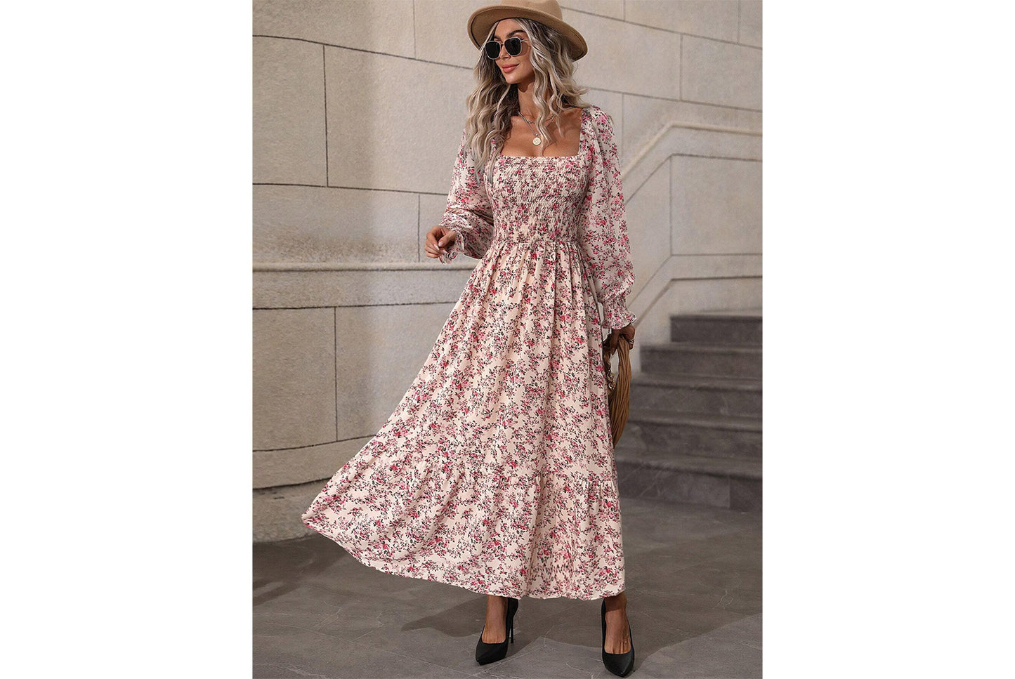 **Fashionable Floral Long-Sleeved, Backless, Swinging Dress**