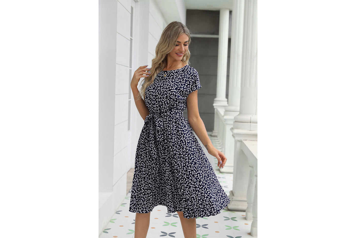 **Short-Sleeve Floral Tie-Drawstring Pleated Dress**