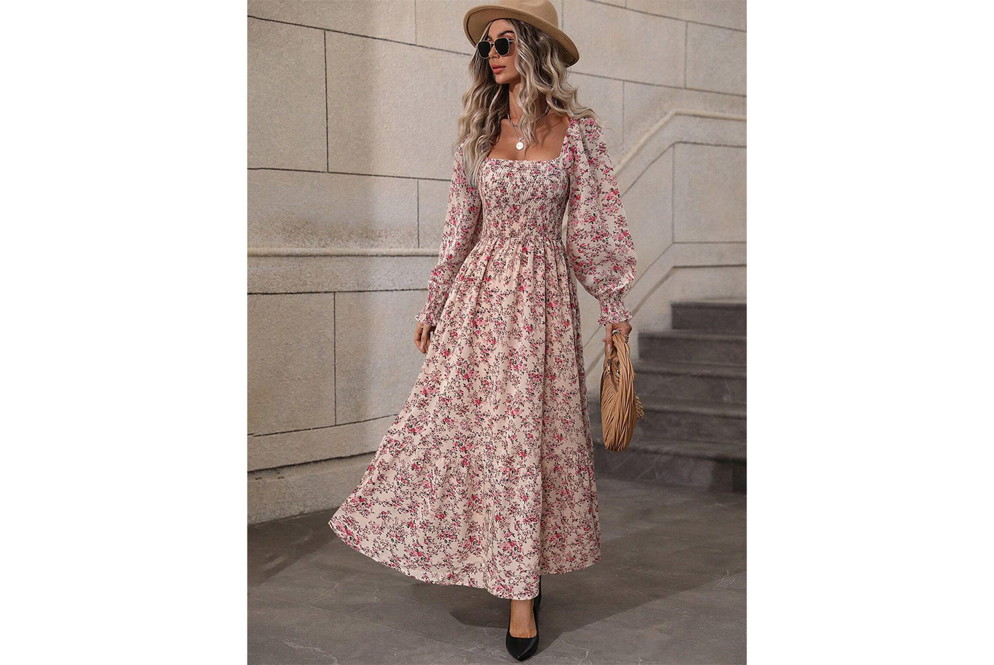 **Fashionable Floral Long-Sleeved, Backless, Swinging Dress**