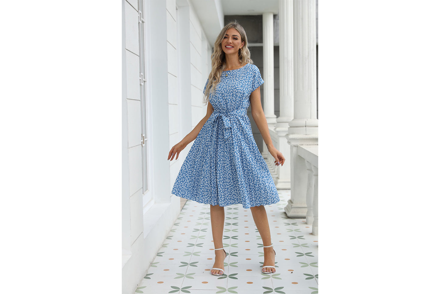 **Short-Sleeve Floral Tie-Drawstring Pleated Dress**