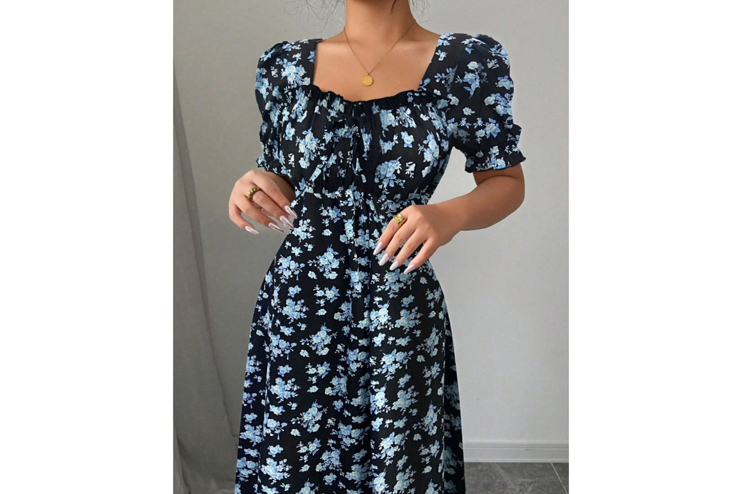 **Elegant U-Neck Short-Sleeved Printed Swing Dress**