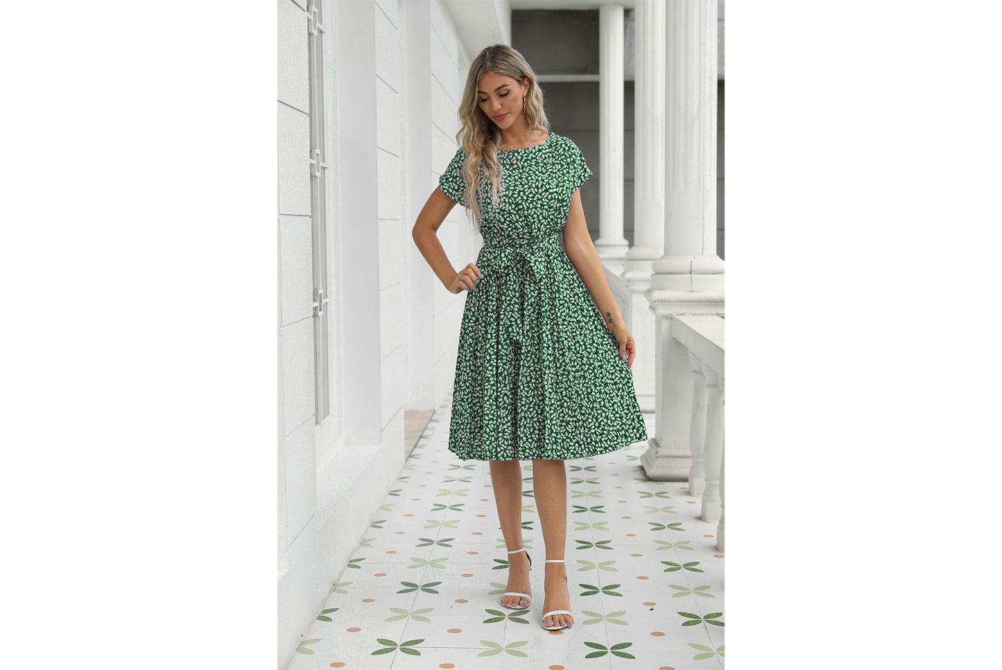 **Short-Sleeve Floral Tie-Drawstring Pleated Dress**