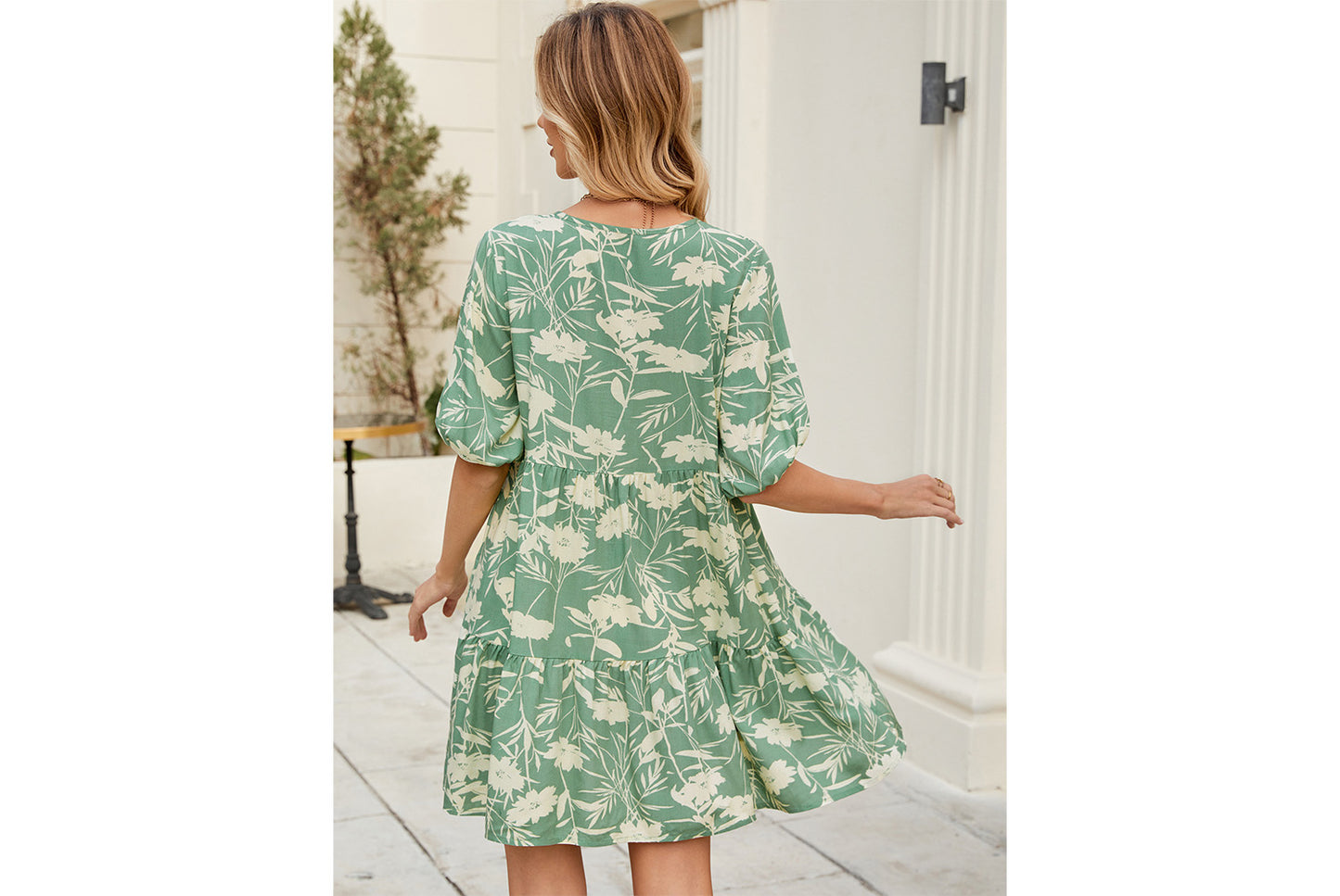 **Printed V-Neck Loose Short-Sleeve Dress**