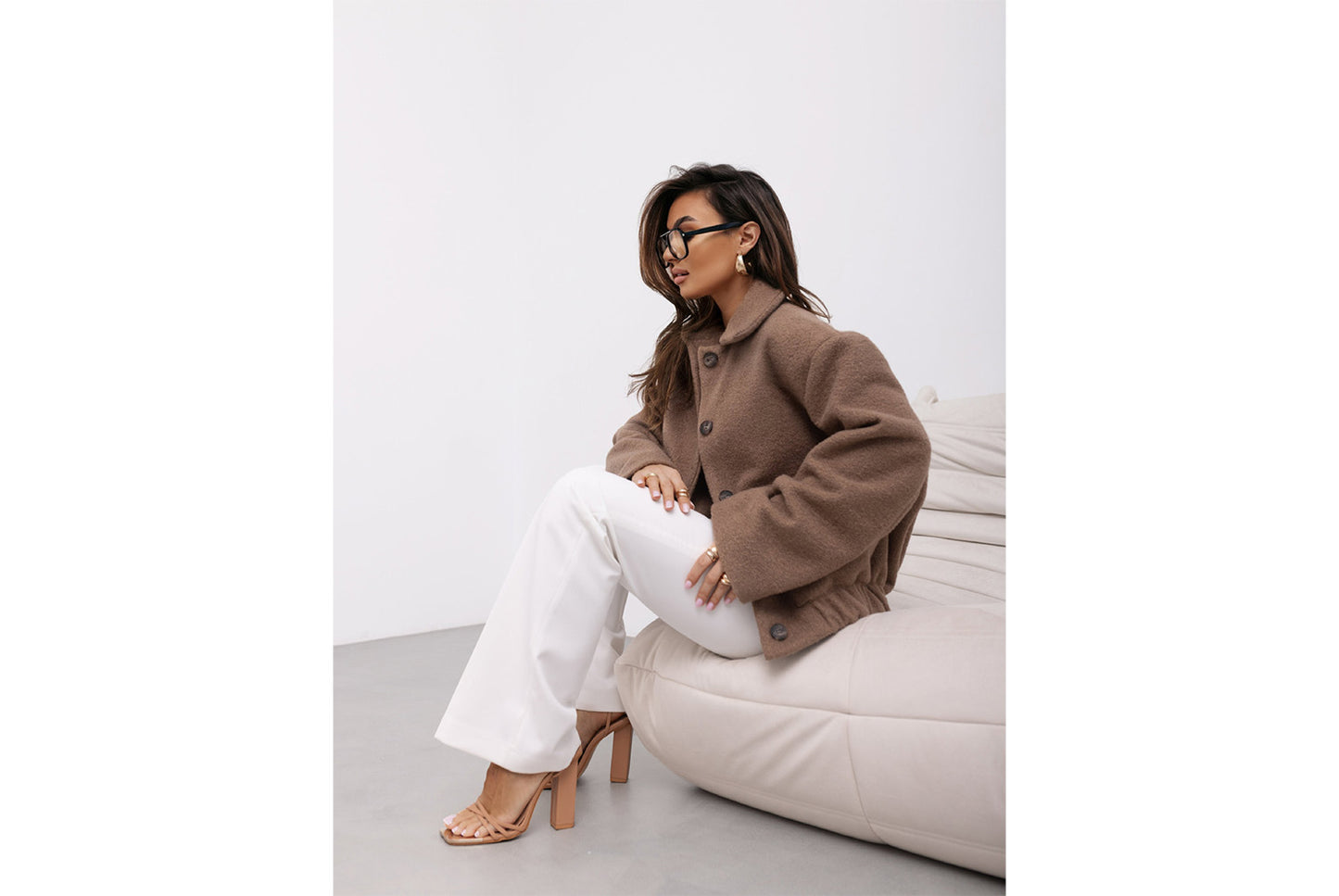 **Stylish Solid-Color Pocket-Breasted Wool Jacket**