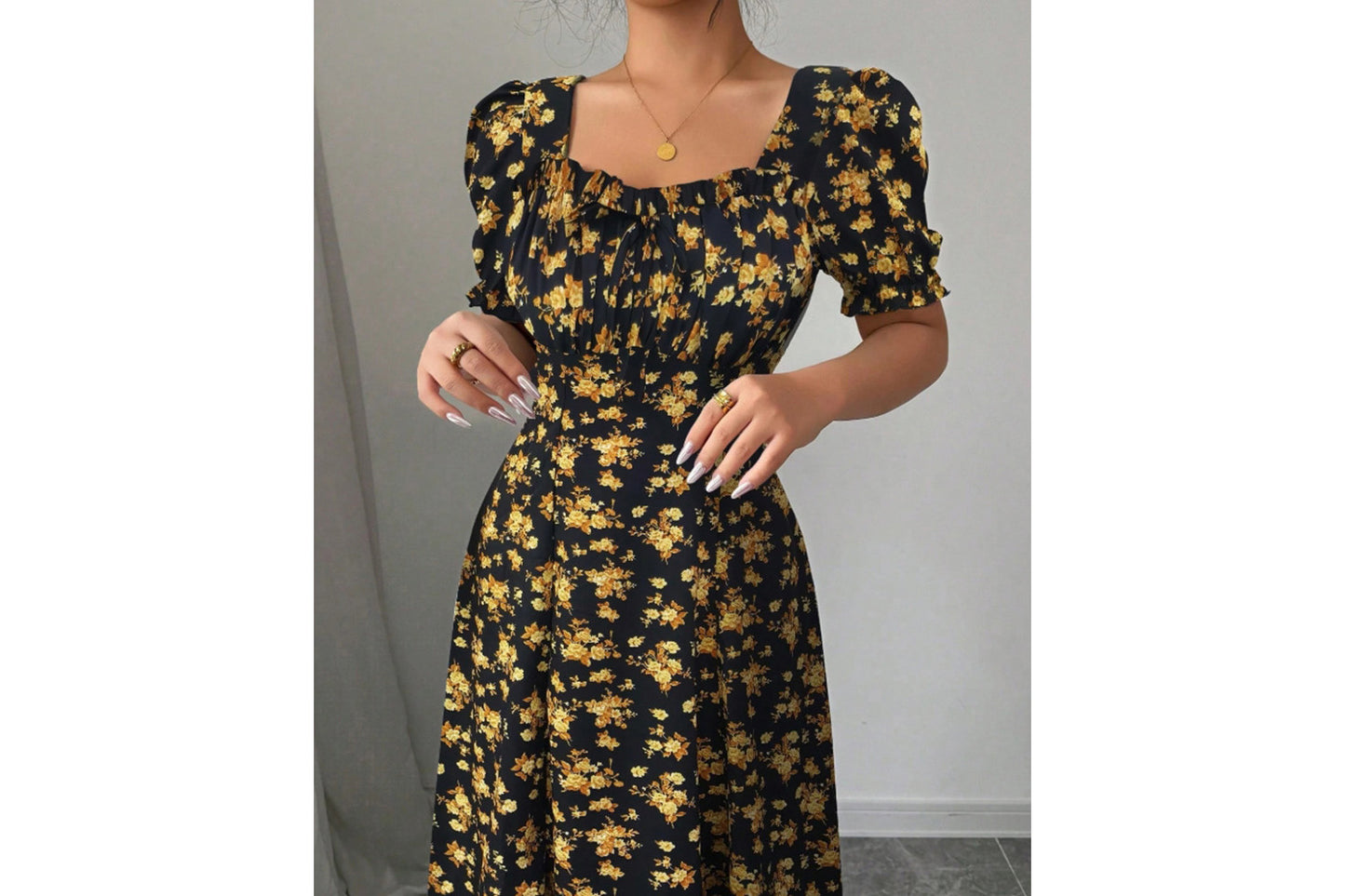 **Elegant U-Neck Short-Sleeved Printed Swing Dress**