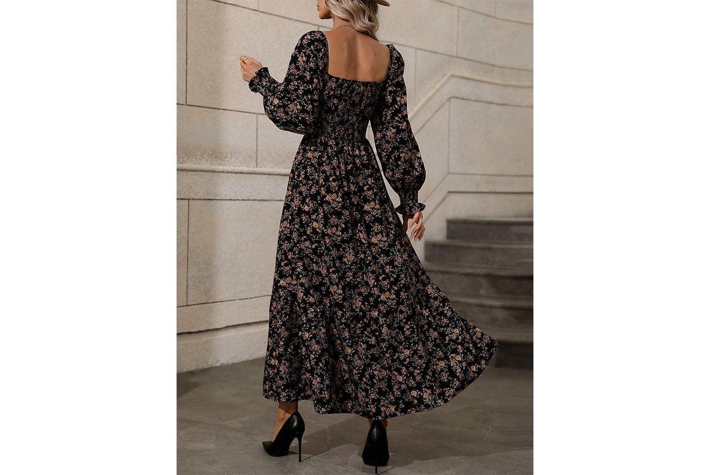 **Fashionable Floral Long-Sleeved, Backless, Swinging Dress**