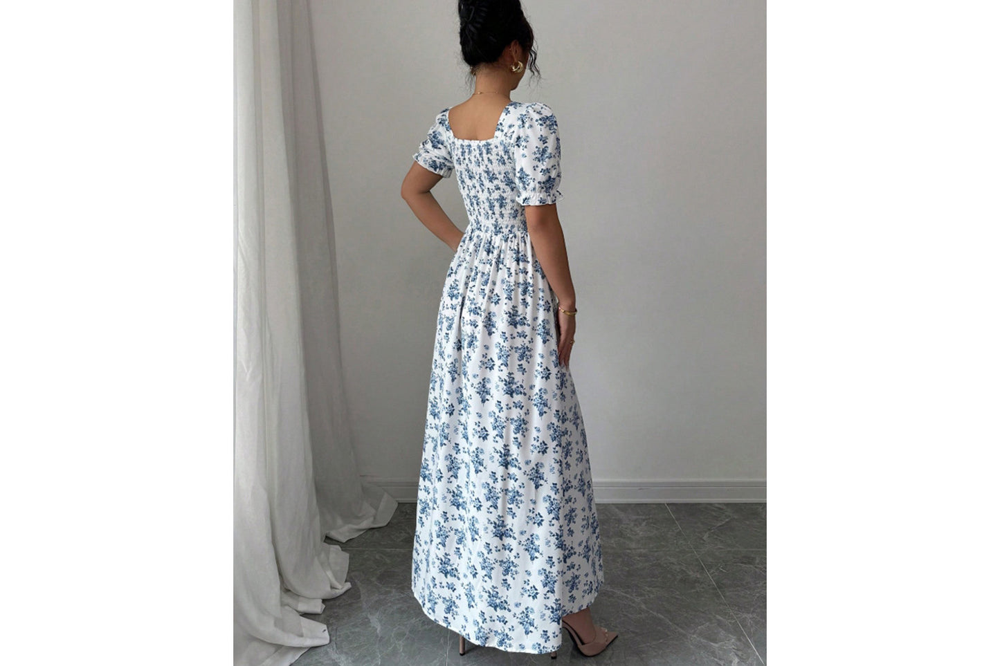 **Elegant U-Neck Short-Sleeved Printed Swing Dress**