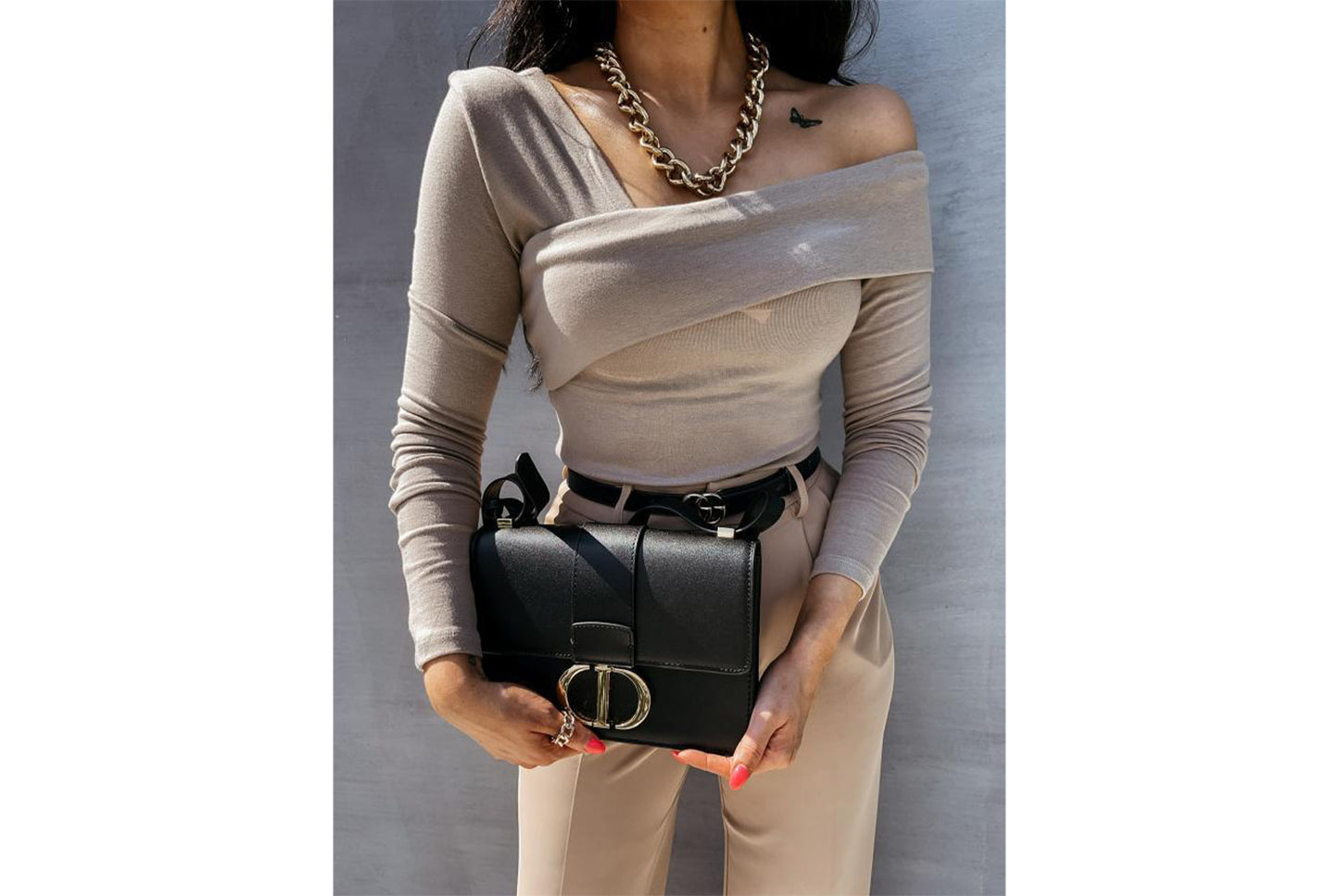 **Sexy V-Neck Off-Shoulder Long-Sleeved T-Top**