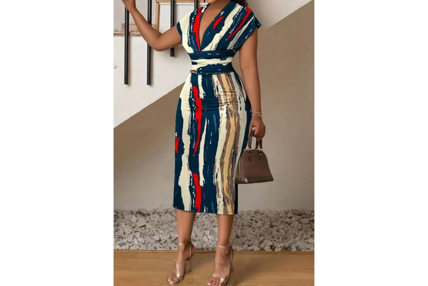**Long-Sleeved, Hip-Wrapping, Fitted Dress**