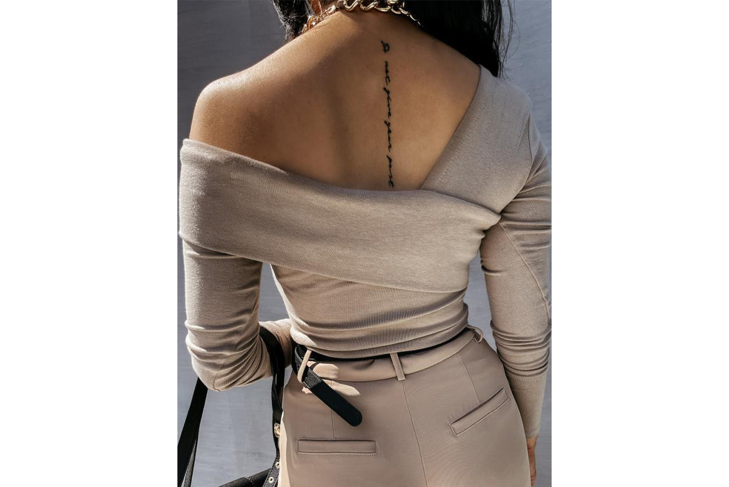 **Sexy V-Neck Off-Shoulder Long-Sleeved T-Top**