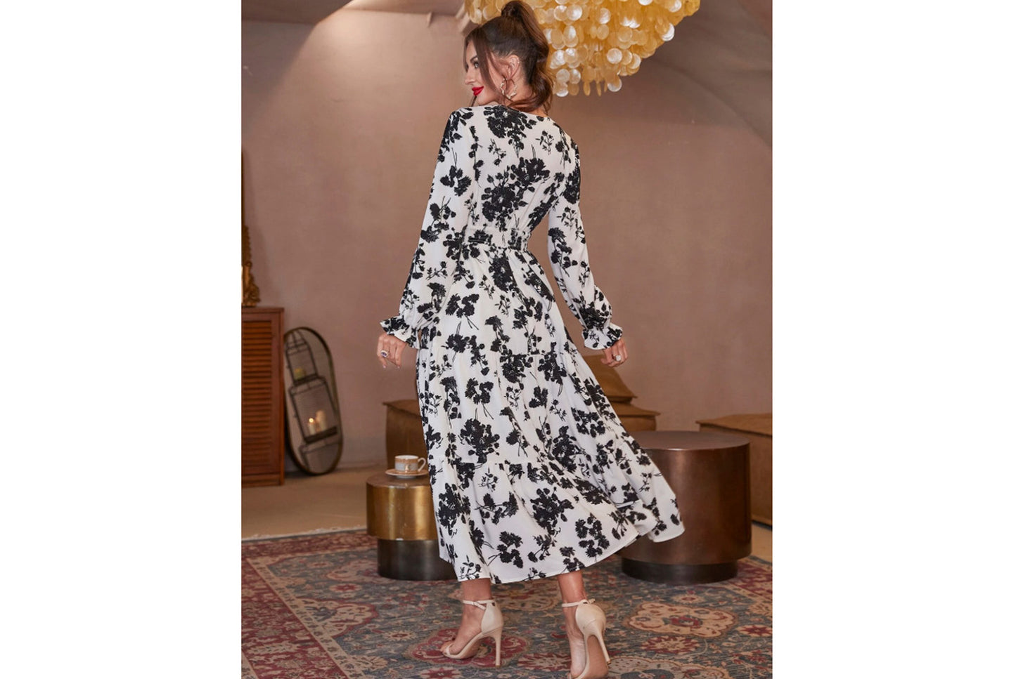 **Cake Maxi Dress with Long Sleeves**